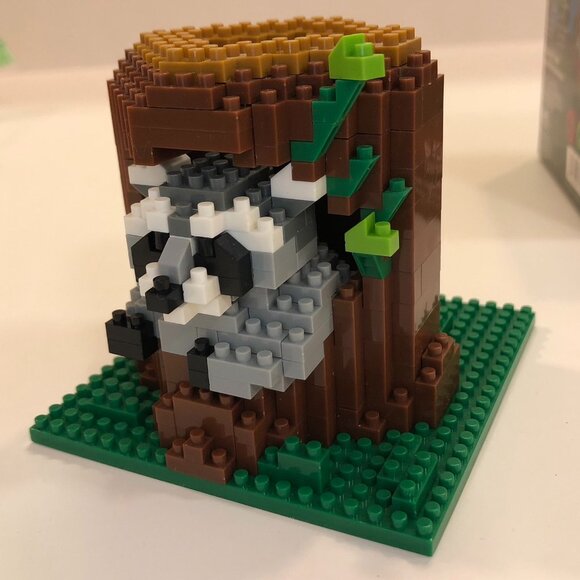 Mini Building Blocks Raccoon Impact Photographics Built and Completed - Picture 2 of 16